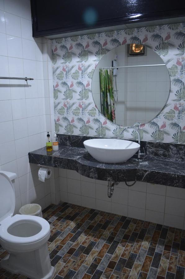 โรงแรมเมืองเพรียวอินน์ Mueang Phriao Inn Hotel Sara Buri Екстериор снимка