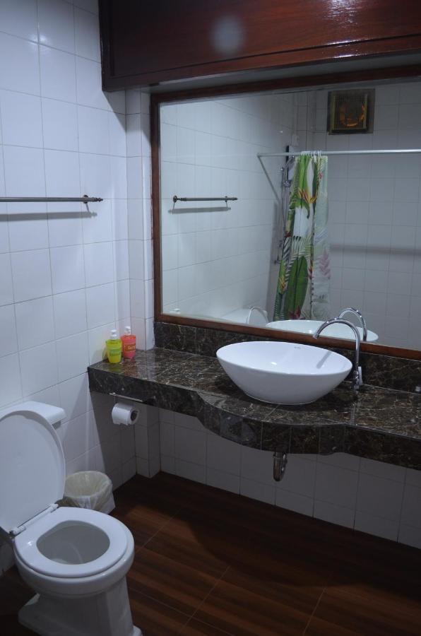 โรงแรมเมืองเพรียวอินน์ Mueang Phriao Inn Hotel Sara Buri Екстериор снимка