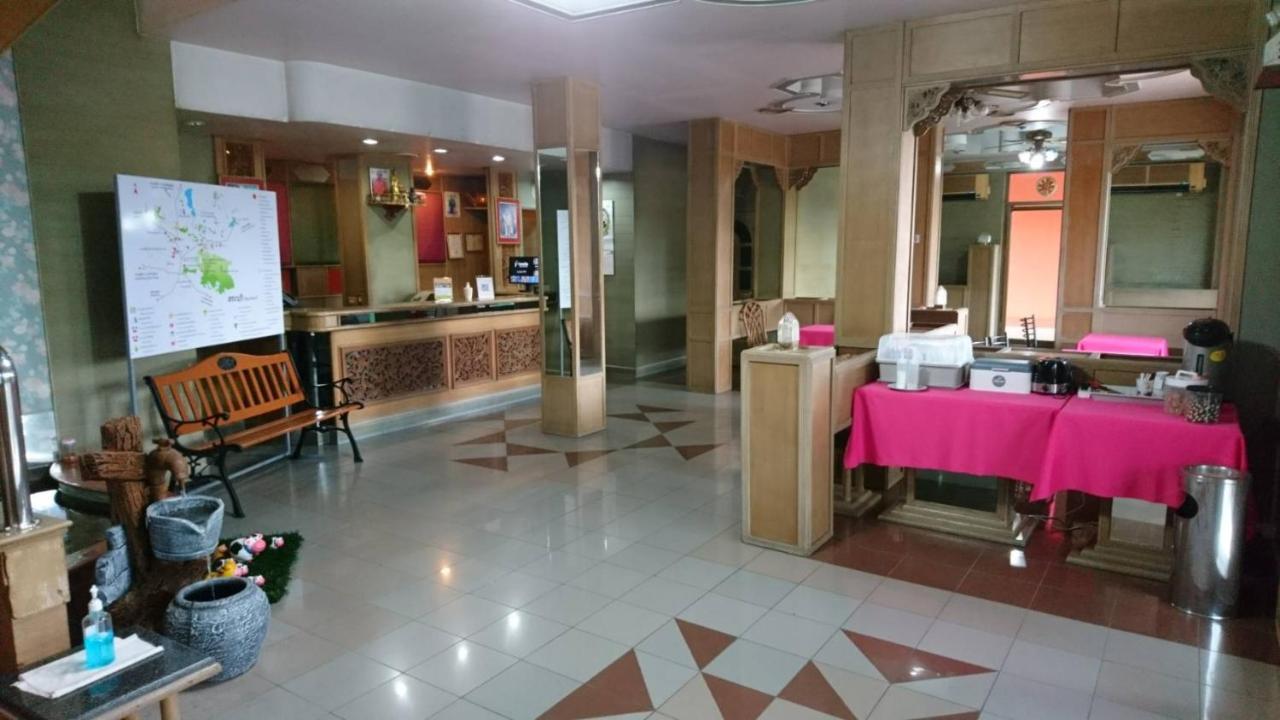 โรงแรมเมืองเพรียวอินน์ Mueang Phriao Inn Hotel Sara Buri Екстериор снимка