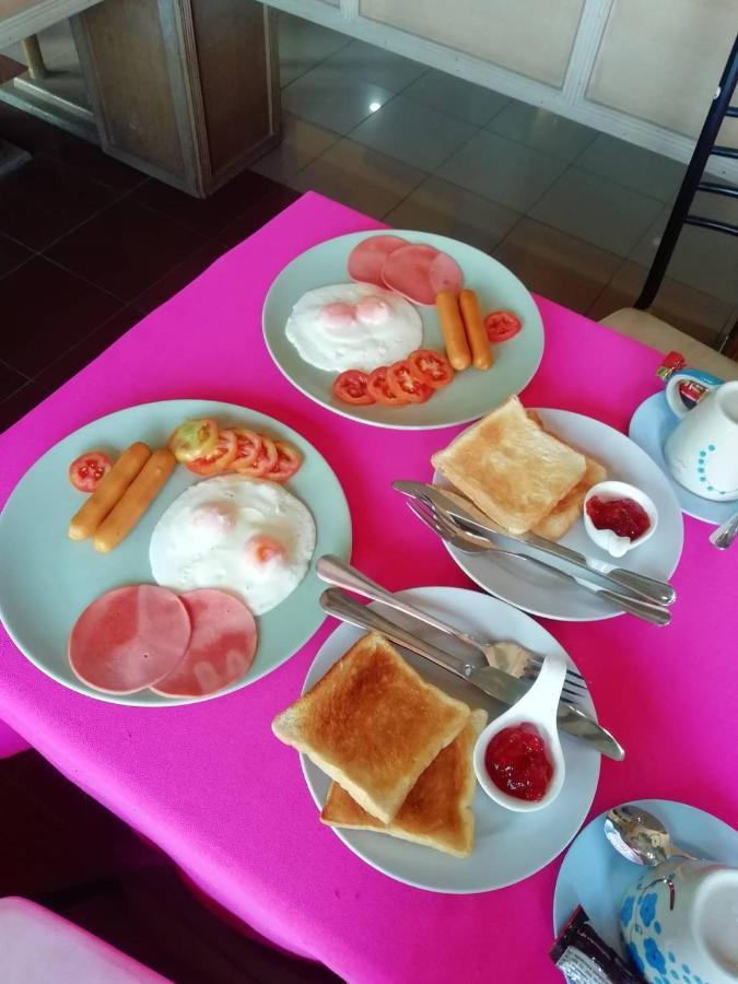 โรงแรมเมืองเพรียวอินน์ Mueang Phriao Inn Hotel Sara Buri Екстериор снимка